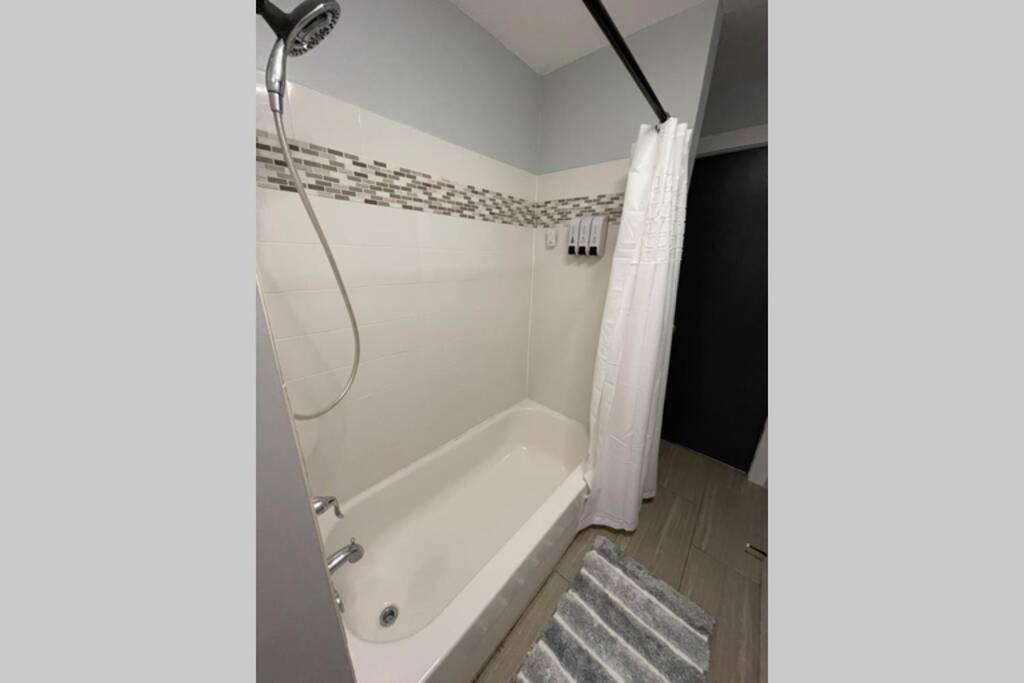 Industrial Brick Townhouse In Downtown Lancaster Villa Екстериор снимка